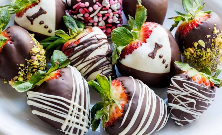 Chocolate-Covered-Strawberries-SQ-2.jpg