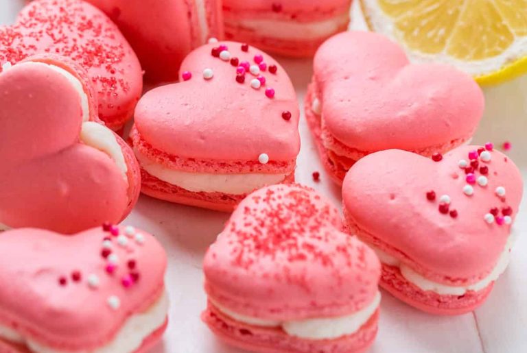Heart-Shaped-Macarons-4.jpg