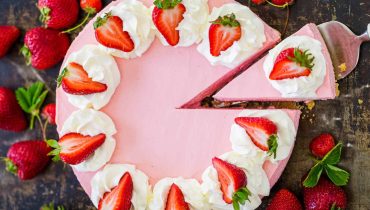 No-Bake Strawberry Cheesecake