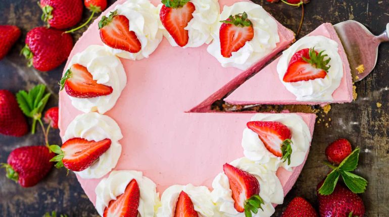 Cake dessert easy cake no-bake No-Bake Strawberry Cheesecake strawberries 
